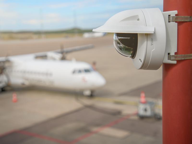 q3536_38lve_airport_tarmac_02_2107_hi.png